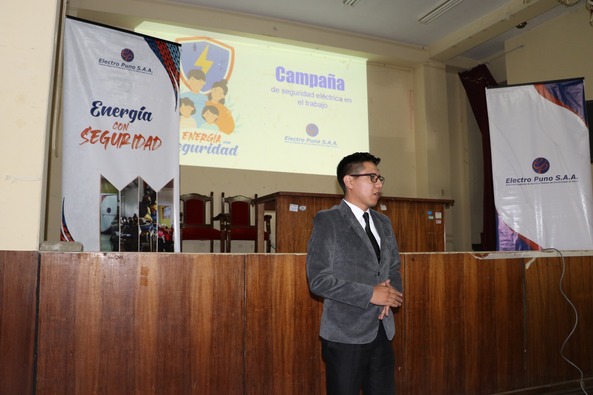 Charla informativa a artesanas en Yunguyo
