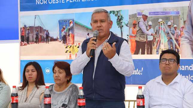 Alcalde Fernando Cárdenas entregó a la población la obra de pistas y veredas de la urbanización Señor de los Milagros