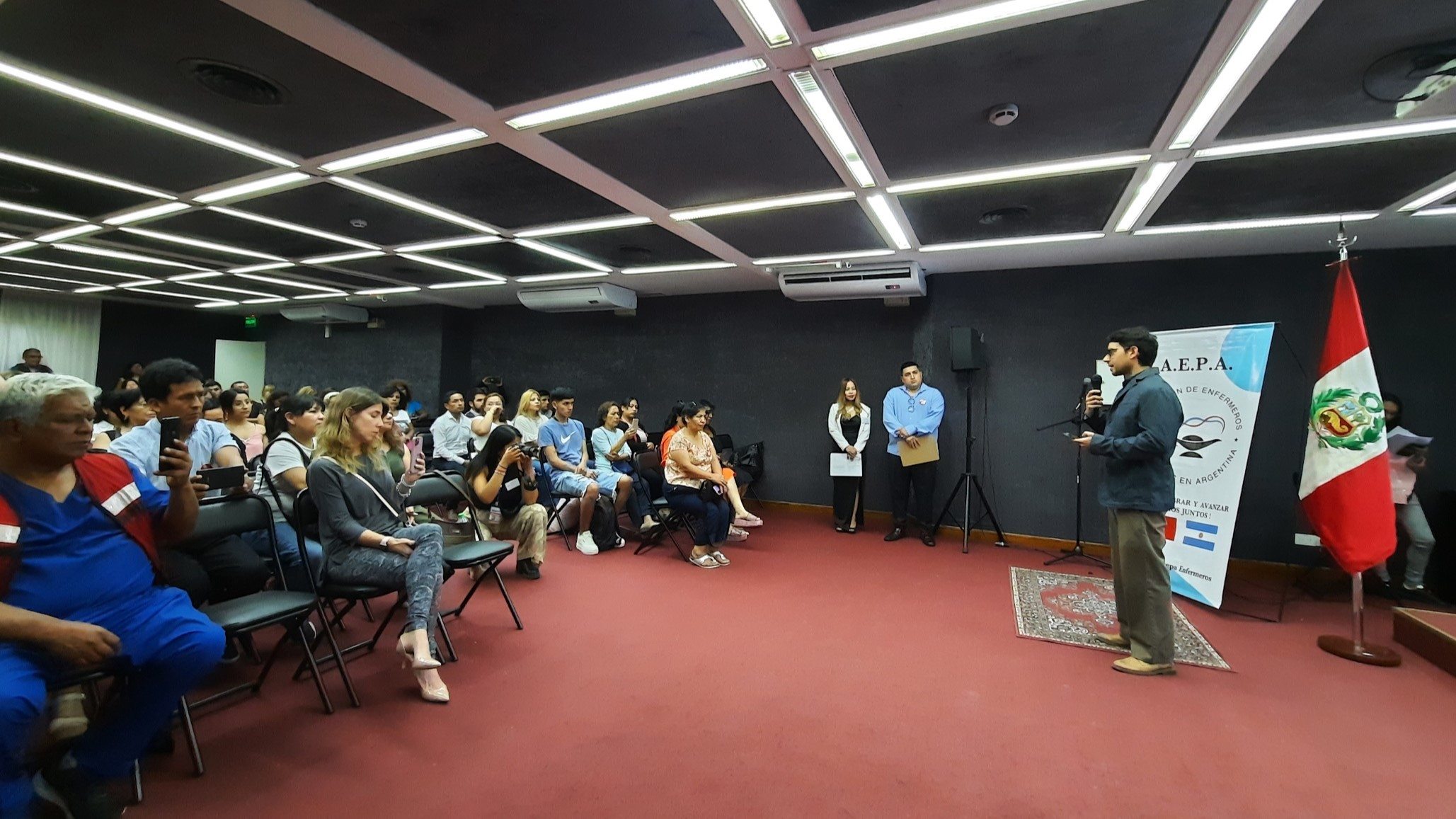 Consulado General del Perú en Buenos Aires reconoce la labor de los enfermeros peruanos en Argentina