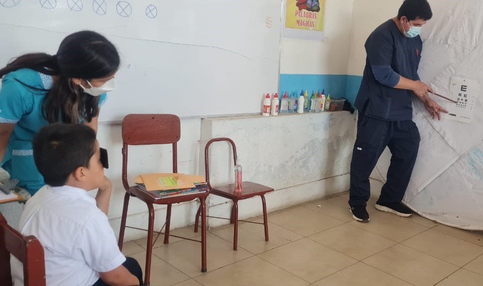 4 % de niños lambayecanos tamizados presentan errores refractarios en la visión