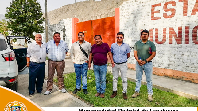 Nuestra autoridad local Sr. Luis Alberto Conislla Jara, en compañía del regidor Ing. Manuel David del Carpio Sanz, La Unidad de Obras Publicas y Proyectos Arq. Guillermo Eduardo Diaz Tesen, Jefe de Obras Privadas y Catastro Arq. Anthony Aguado Claudio, Especialista de Infraestructura Hospitalaria Arq. Santiago Roncal Avalos. 
Donde, acudieron al estadio municipal para poder realizar las evaluaciones correspondientes para la elaboración del proyecto de EsSalud que beneficiara a diversos ciudadanos de nuestra jurisdicción.
  
#EnGestionChavelonEsLaSolucion