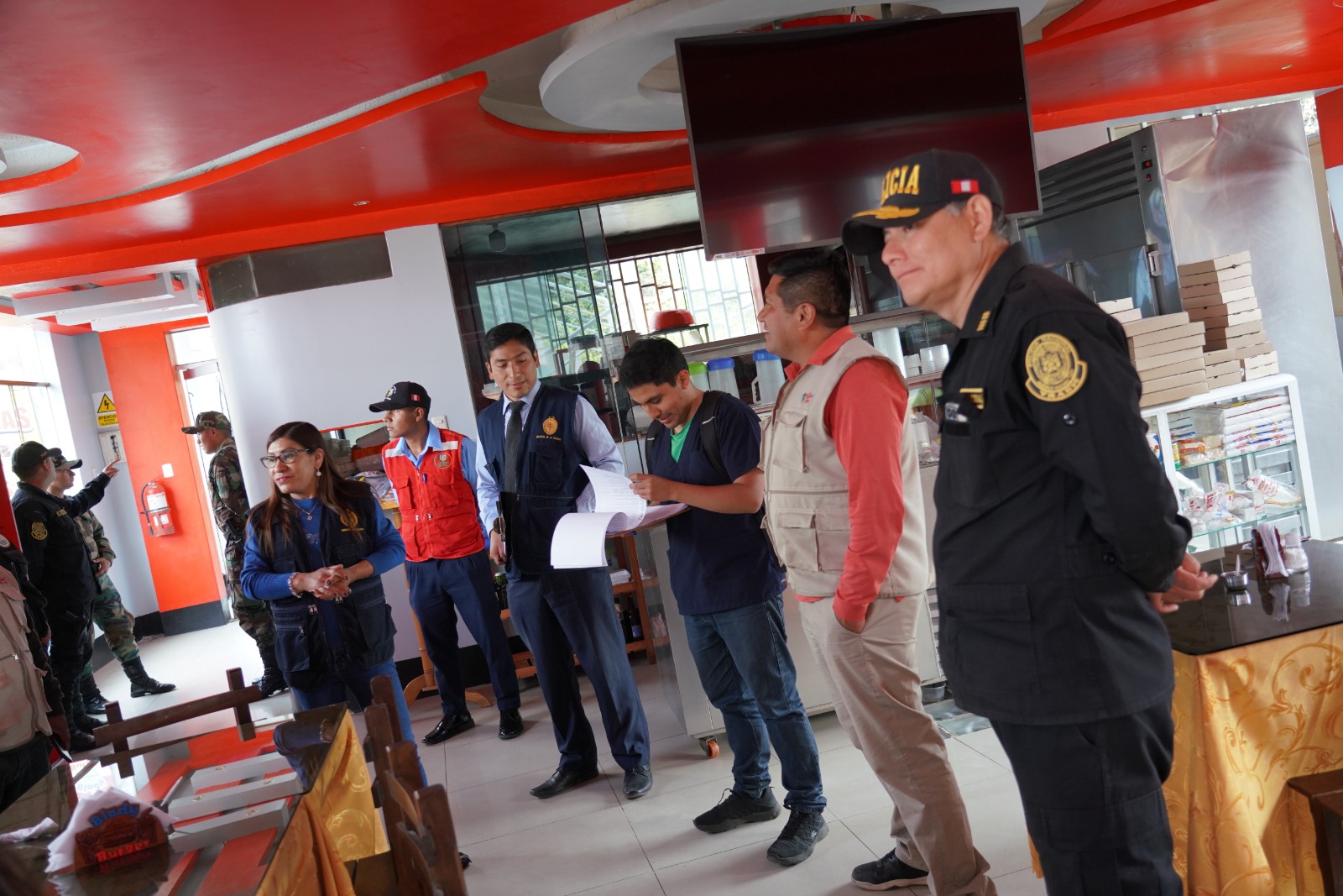 Miembros del Coprosec durante operativo