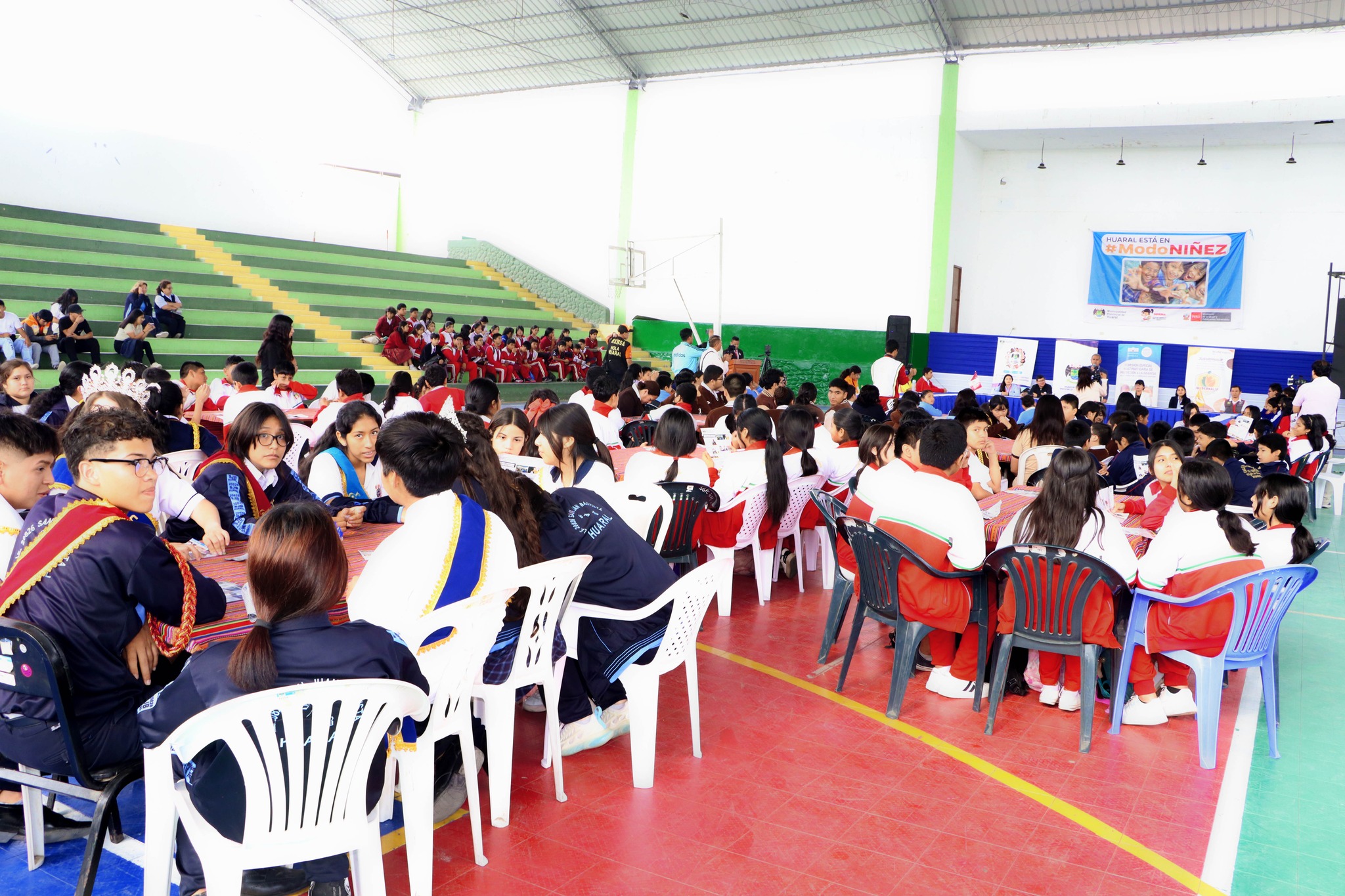 Alcalde Fernando C谩rdenas se reuni贸 con nuestros ni帽os, ni帽as y adolescentes en el primer congreso "Nuestros Voces"