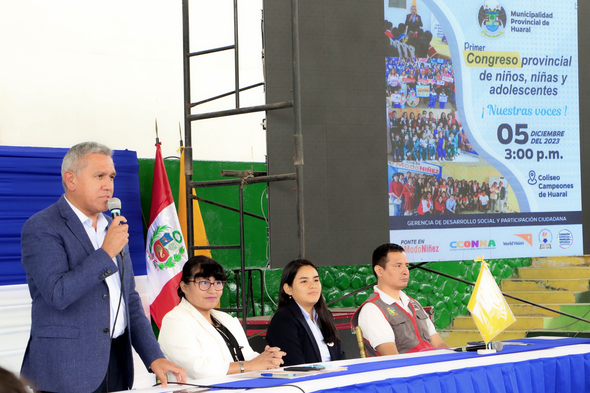 Alcalde Fernando C谩rdenas se reuni贸 con nuestros ni帽os, ni帽as y adolescentes en el primer congreso "Nuestros Voces"