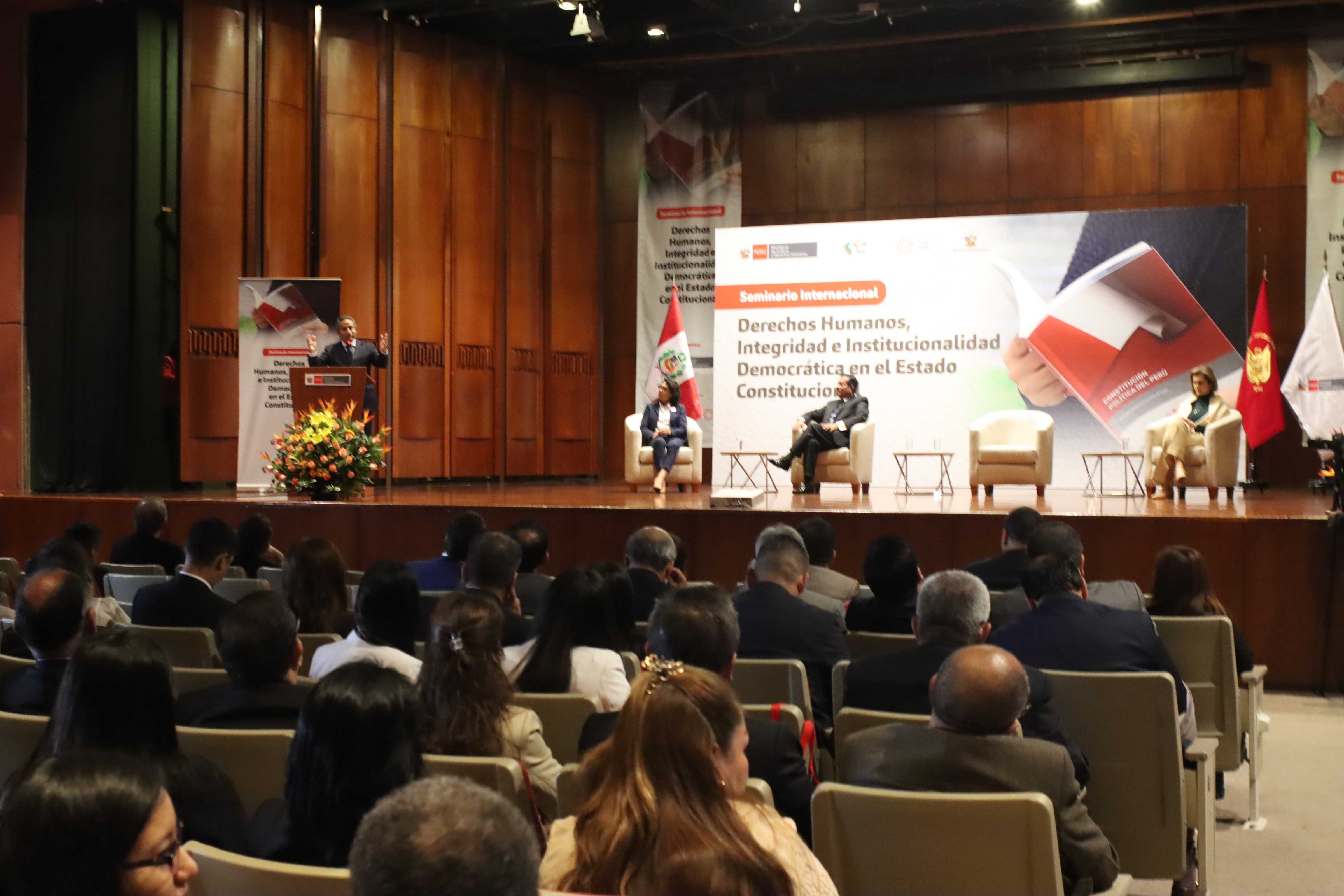 El Ministerio de Justicia y Derechos Humanos y el Tribunal Constitucional realizaron seminario de derechos humanos