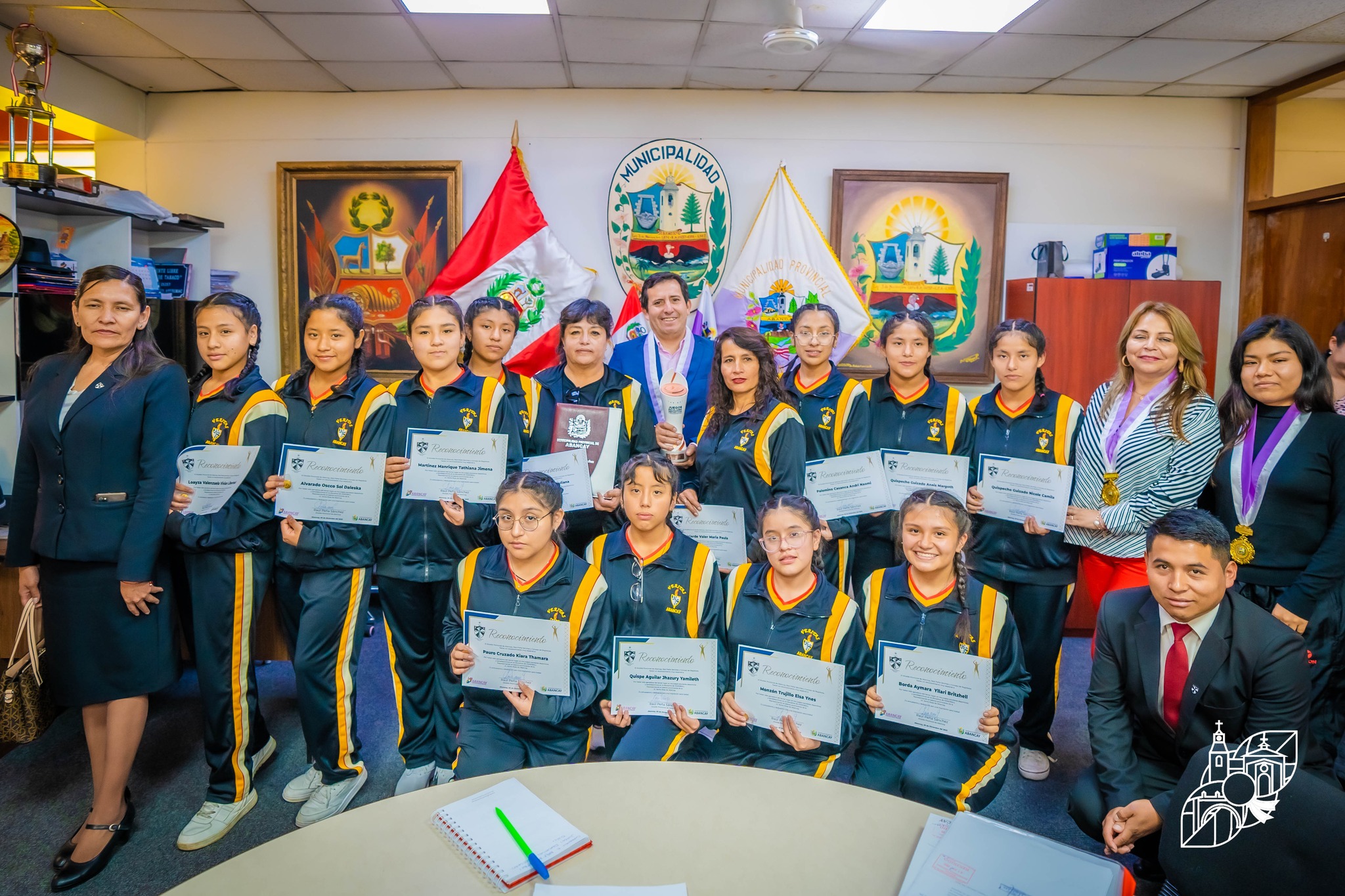 ¡Felicidades Al Equipo De Handball De La IE. Santa Rosa Por Alcanzar El Tercer Lugar!