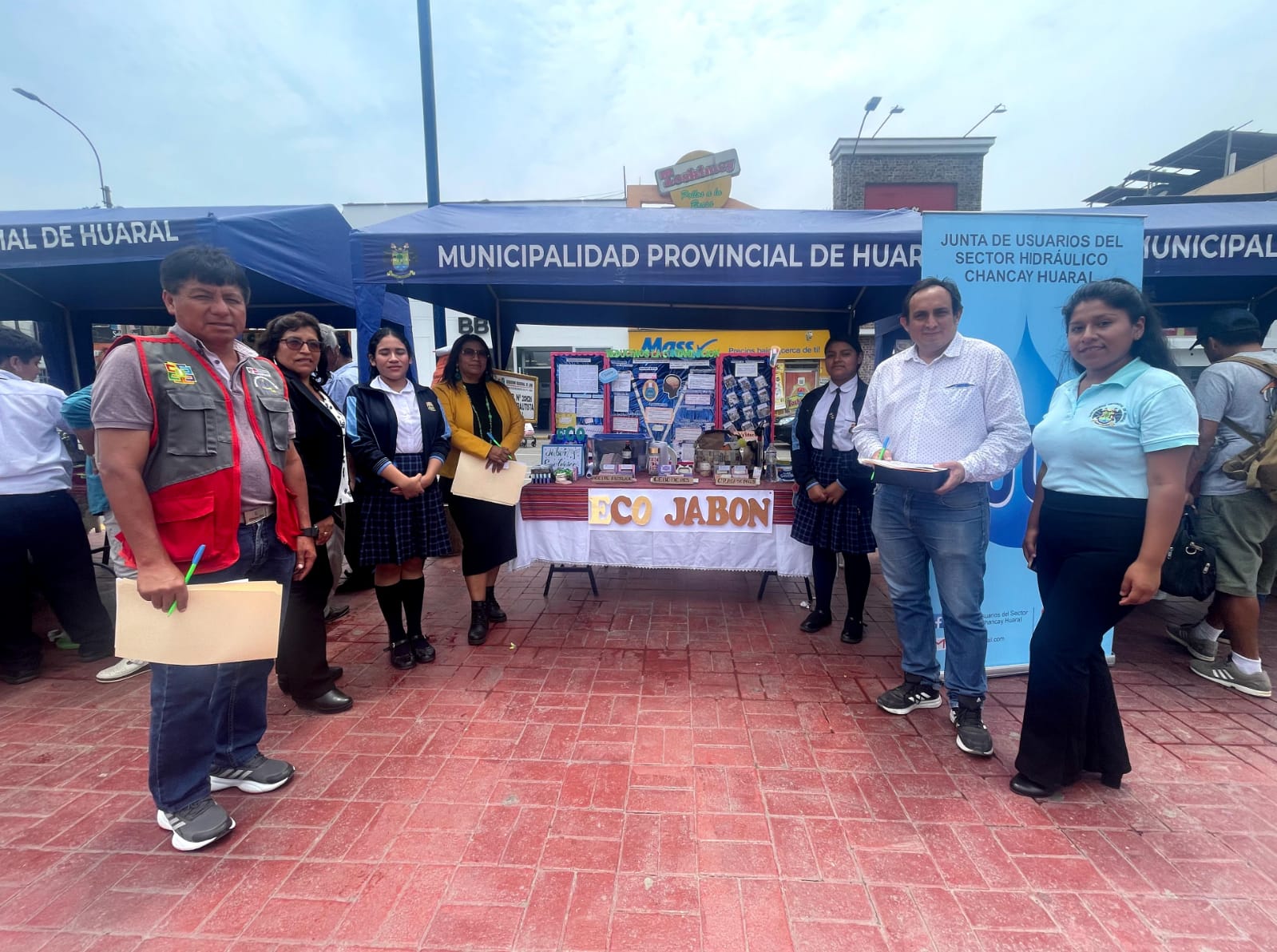 Municipalidad provincial clausur贸 su programa "EDUCCA 2023" y premi贸 proyectos educativos