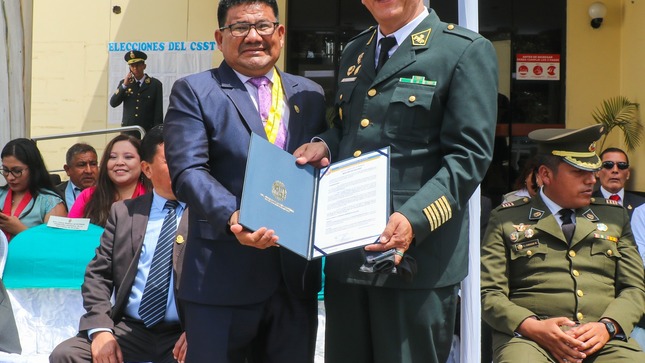 ALCALDE JUAN REAÑO ANTÚNEZ PARTICIPA DE HOMENAJE A LA POLICÍA NACIONAL DEL PERÚ EN SU 35° ANIVERSARIO EN LA CIUDAD DE HUACHO