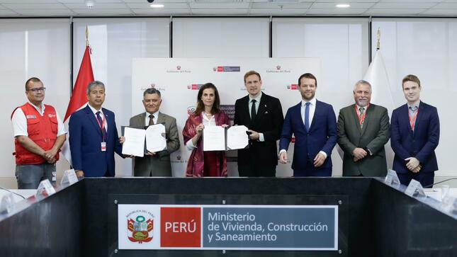 Ministerio de Vivienda firma contrato para implementar proyecto PTAR Chimbote