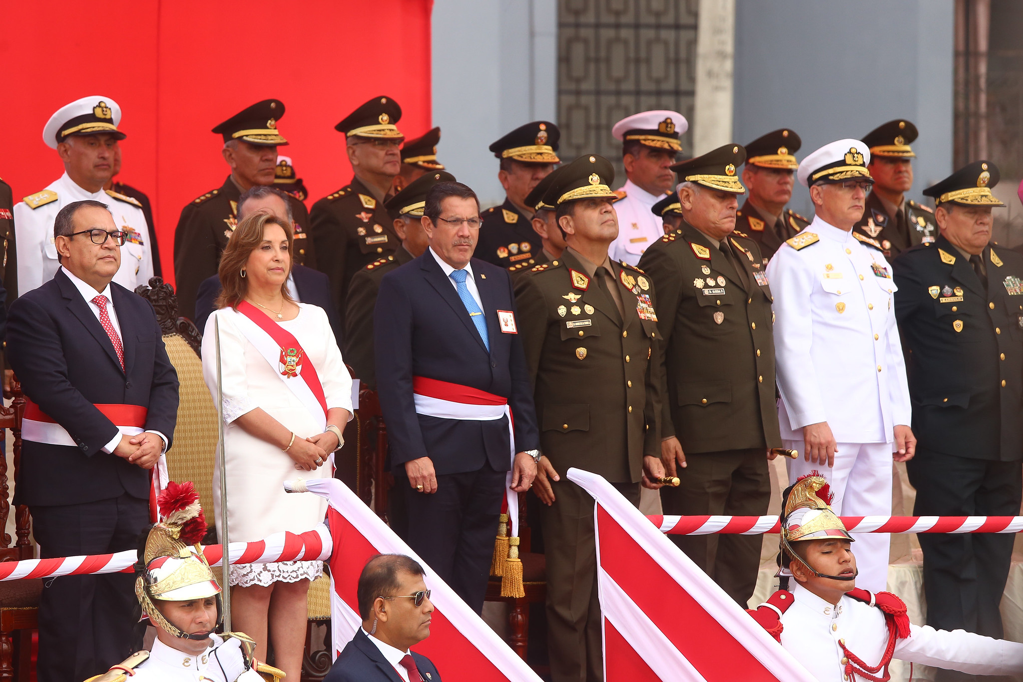 Presidenta Dina Boluarte encabezó Ceremonia de Izamiento de la Bandera Nacional por el Día de la Institucionalidad