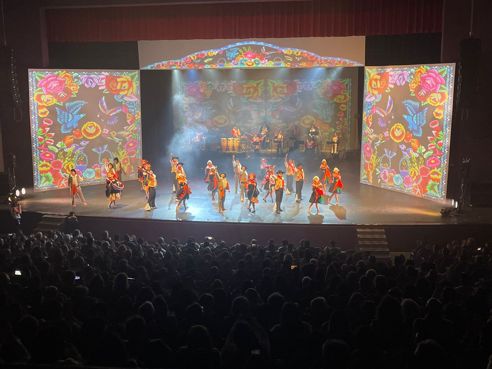 Ministerio de Cultura: Ballet Folclórico Nacional del Perú deslumbró en Ecuador