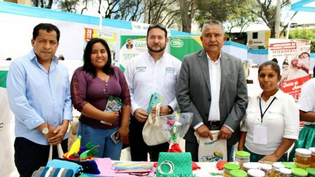 Participando en la feria de TURISMO E INVERSIONES VERDES POR EL DIA DEL TURISMO. 