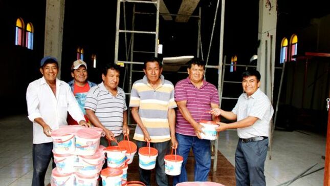 Alcalde GESTIONA PINTURA PARA PINTAR EL SAGRADO TEMPLO SAN JUAN BAUTISTA 