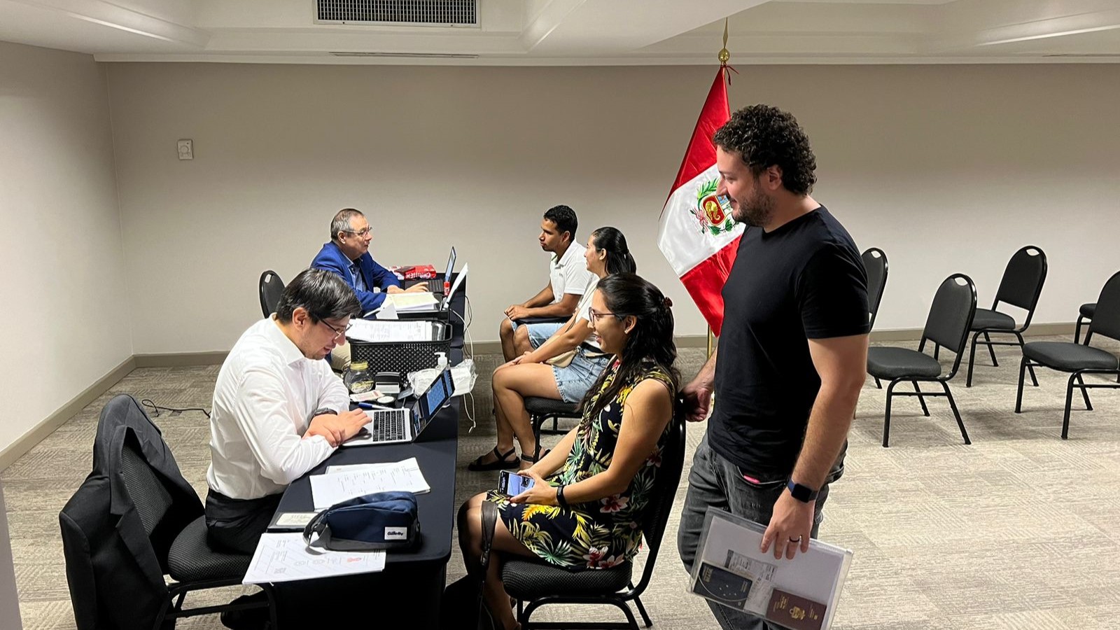 Consulado General del Perú en San Pablo brinda facilidades a los peruanos en Florianópolis