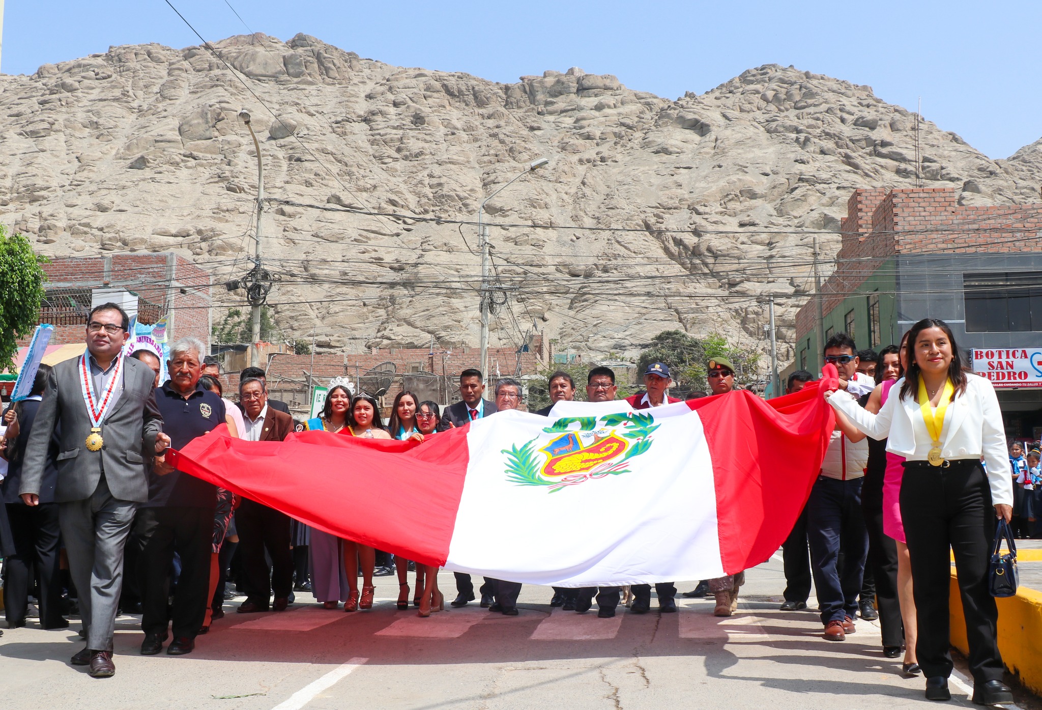 ALCALDE JUAN REAÑO Y REGIDORES DE HUAURA PARTICIPAN DE ACTIVIDADES PROTOCOLARES DE LA FESTIVIDAD RELIGIOSA DE HUMAYA