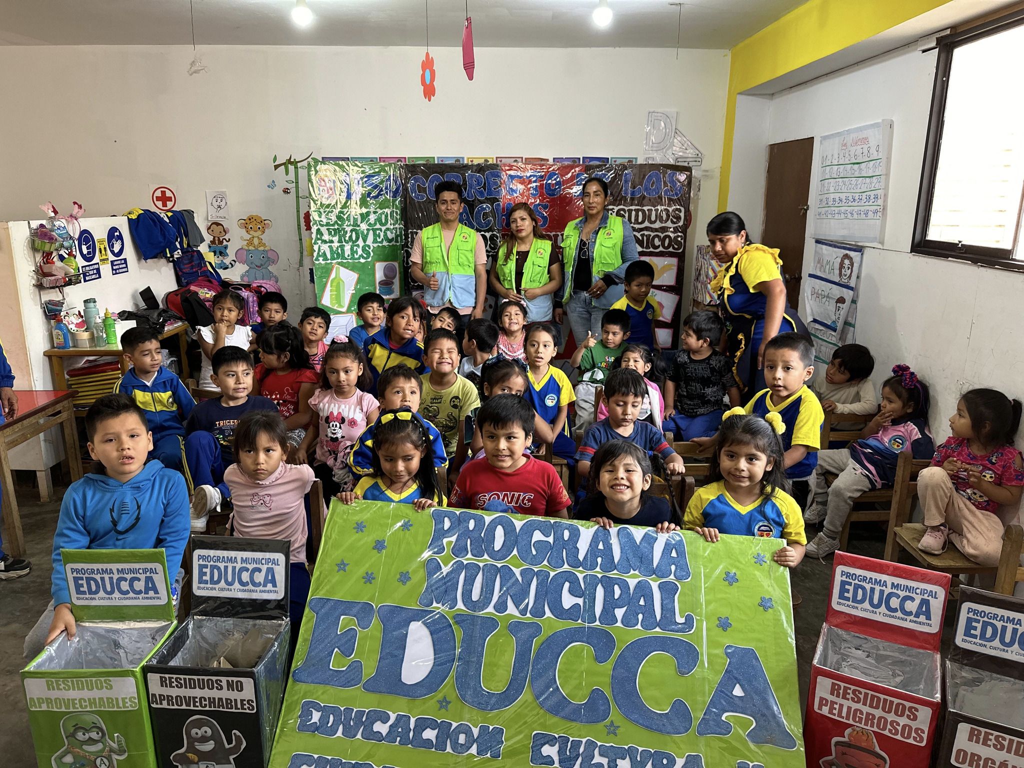 PROGRAMA EDUCCA DEL MUNICIPIO DE HUAURA IMPULSA CONCIENCIA AMBIENTAL A TRAVÉS DE CHARLA-TALLER SOBRE MANEJO DE RESIDUOS SÓLIDOS Y RECICLAJE EN IEP MIGUEL DE CERVANTES 