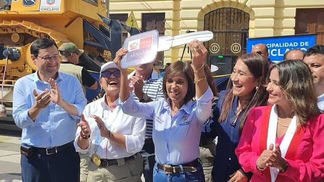 Llega maquinaria gestionada por la MPCH para limpieza pública