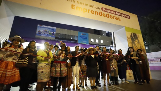 Ministra de Cultura inauguró el I Encuentro Nacional de Mujeres Indígenas Emprendedoras
