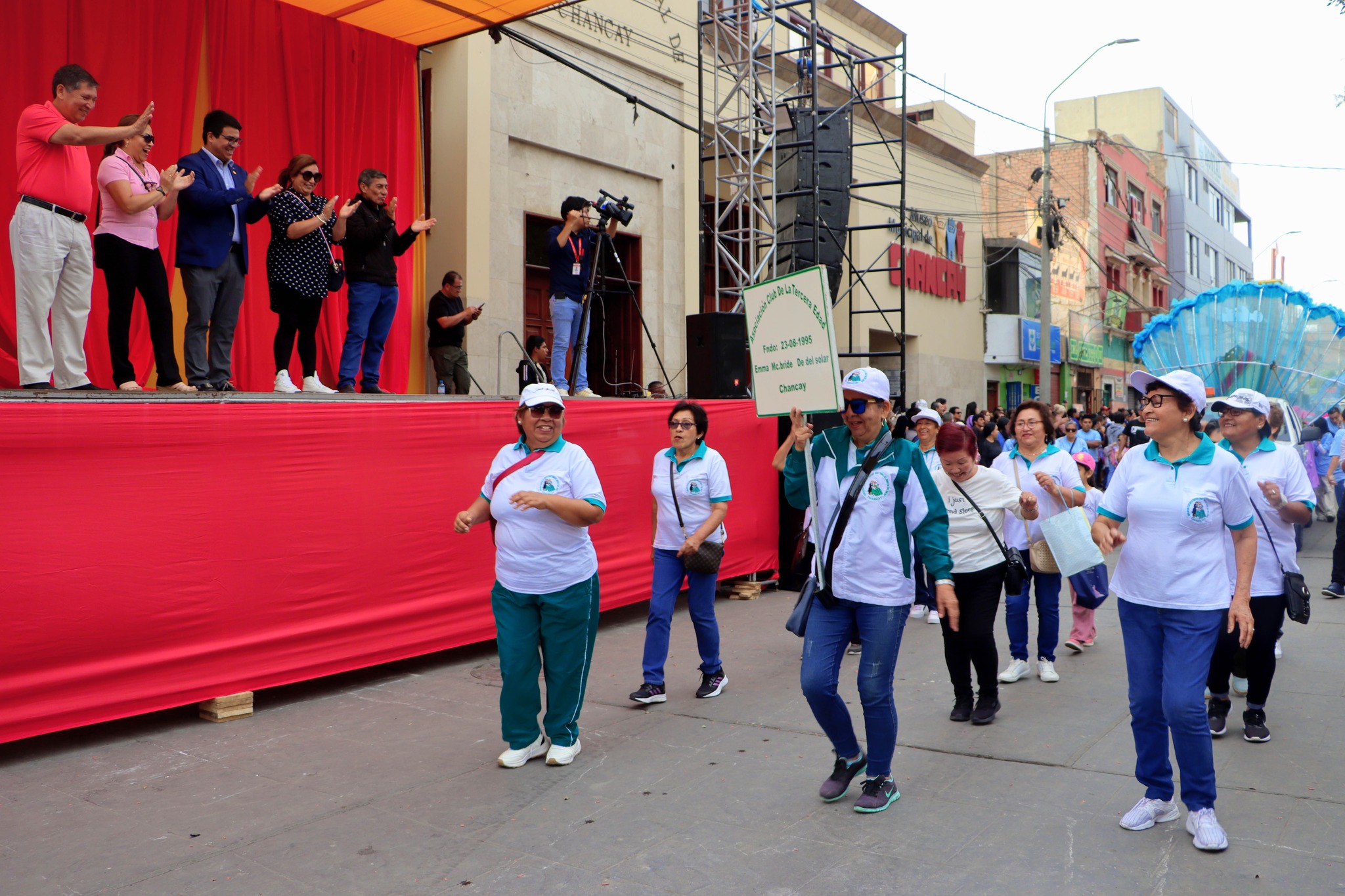Se帽orita Huaral particip贸 del "Corso de Carros Aleg贸ricos" por el 461 Aniversario de Chancay