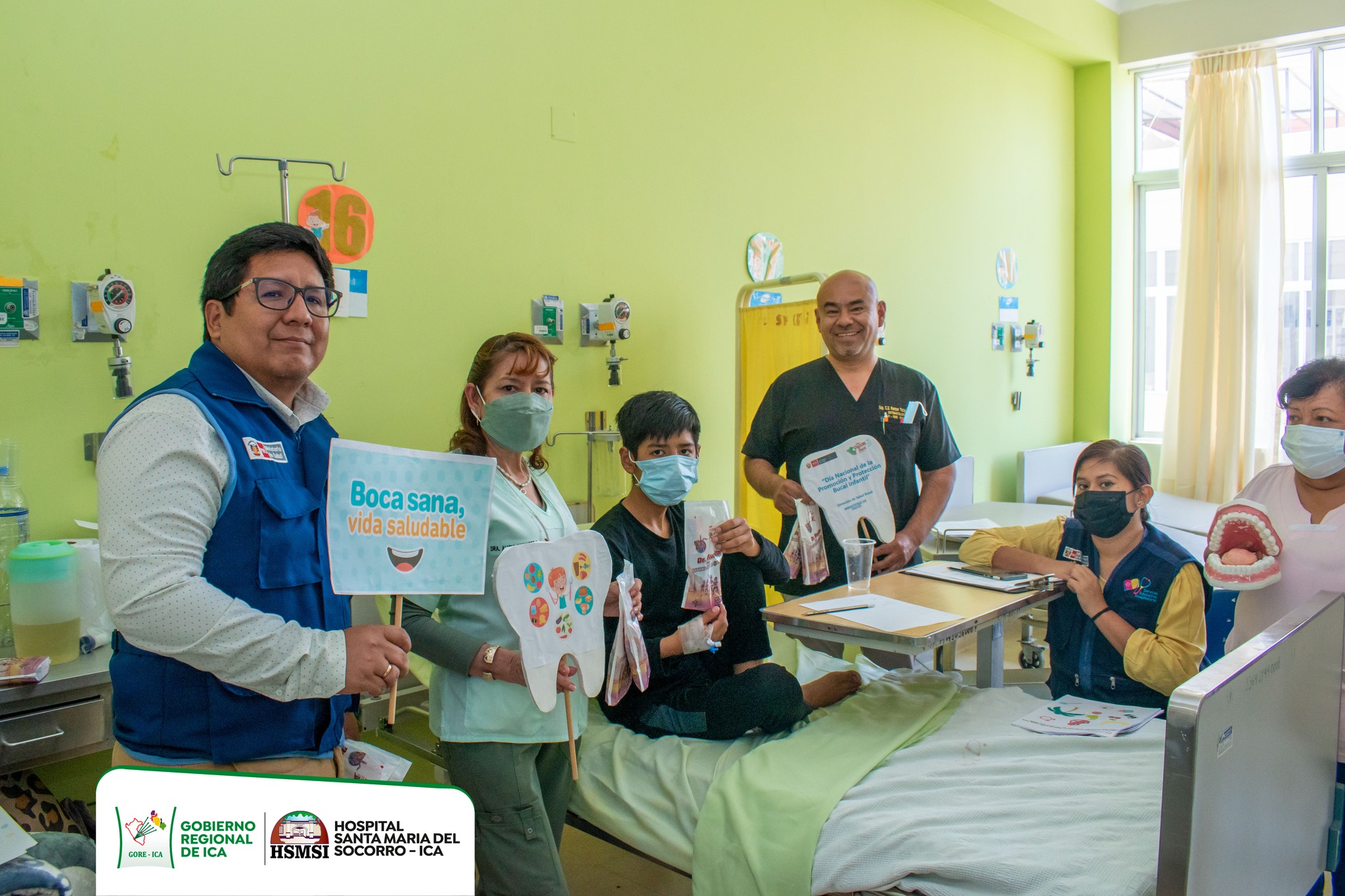 Entrega Kits de Limpieza Bucal a los pacientes hospitalizados del Departamento de Pediatría