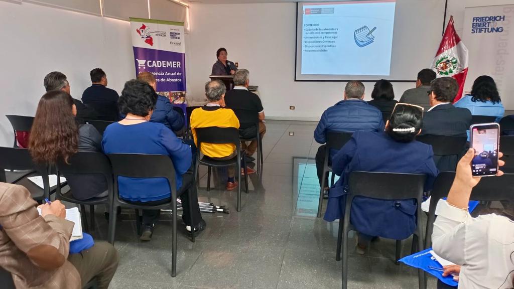 Digesa capacitó a dirigentes y gestores de mercados a nivel nacional