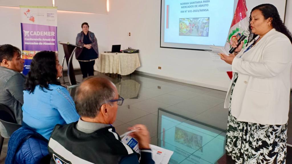Digesa capacitó a dirigentes y gestores de mercados a nivel nacional