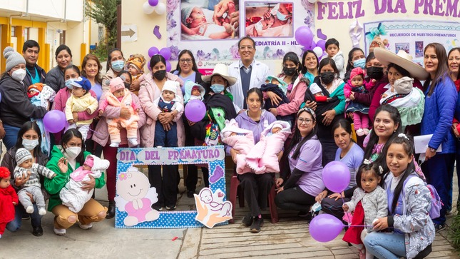 Actividades y participantes del acto de la celebración y concientización en la Semana del Niño Prematuro