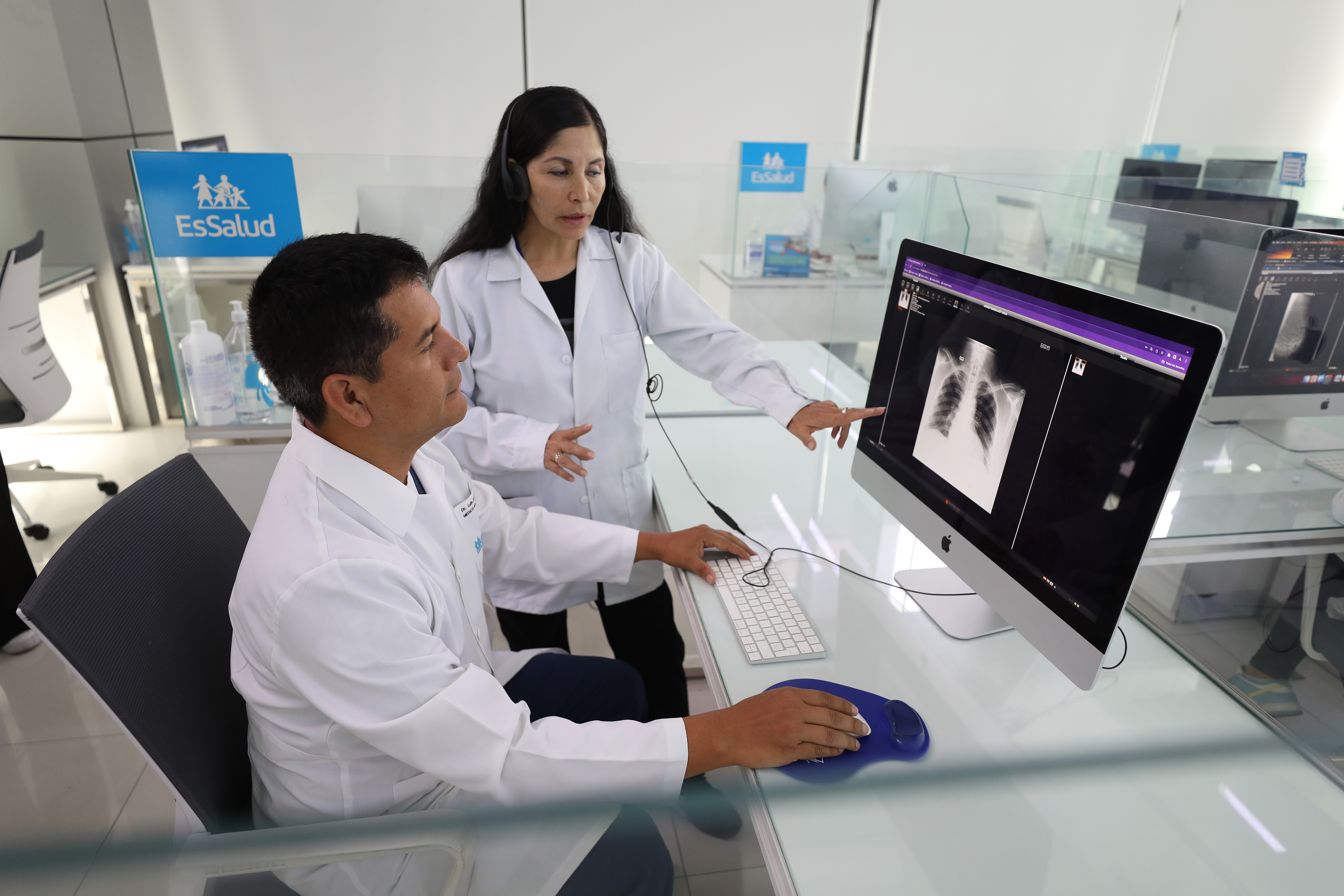 EsSalud atiende a 600 pacientes con cáncer por mes a través de la telemedicina