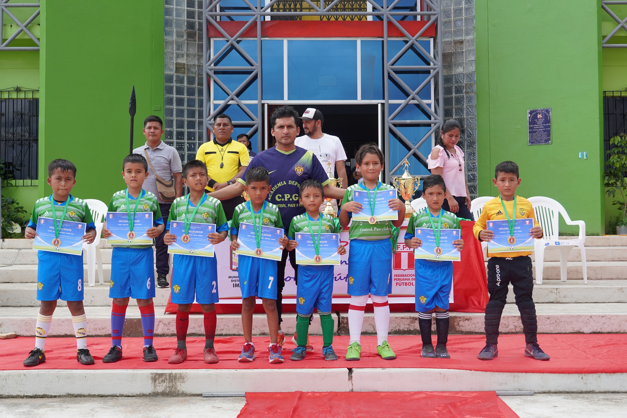 ¡Celebración del Campeonato Deportivo de Futbol - Imaza!