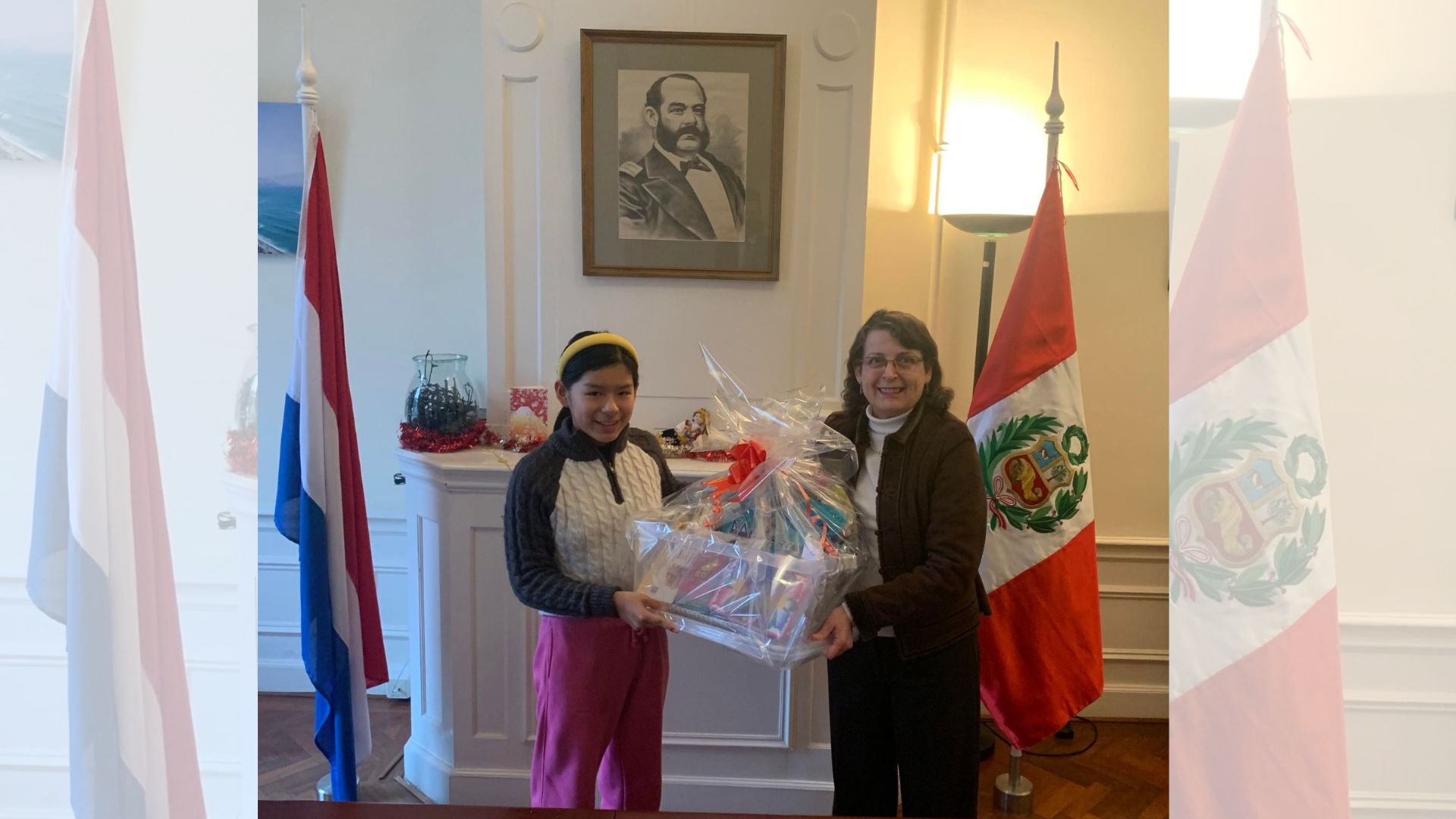 Embajada del Perú en Países Bajos entrega premios a ganadores del Concurso-Sorteo Navideño 2023