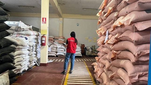 La Contraloría General advirtió a la Dirección Regional de la Producción serias deficiencias en el Mejoramiento de la adopción de tecnologías con especies nativas amazónicas para acuicultores de la región, además solo se brindaron asistencia técnica a 31 distritos de los 77 contemplados en el expediente. Este hecho afectaría la finalidad del proyecto debido a que su producción culmina en mayo del próximo año.