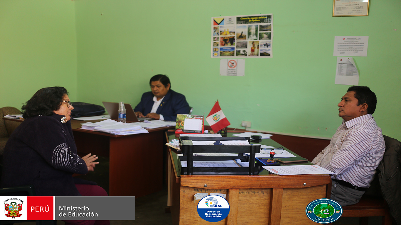 Noticia Comisiones dialogan con director de UGEL.