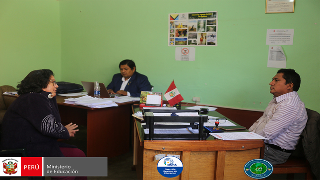 Noticia Comisiones dialogan con director de UGEL.