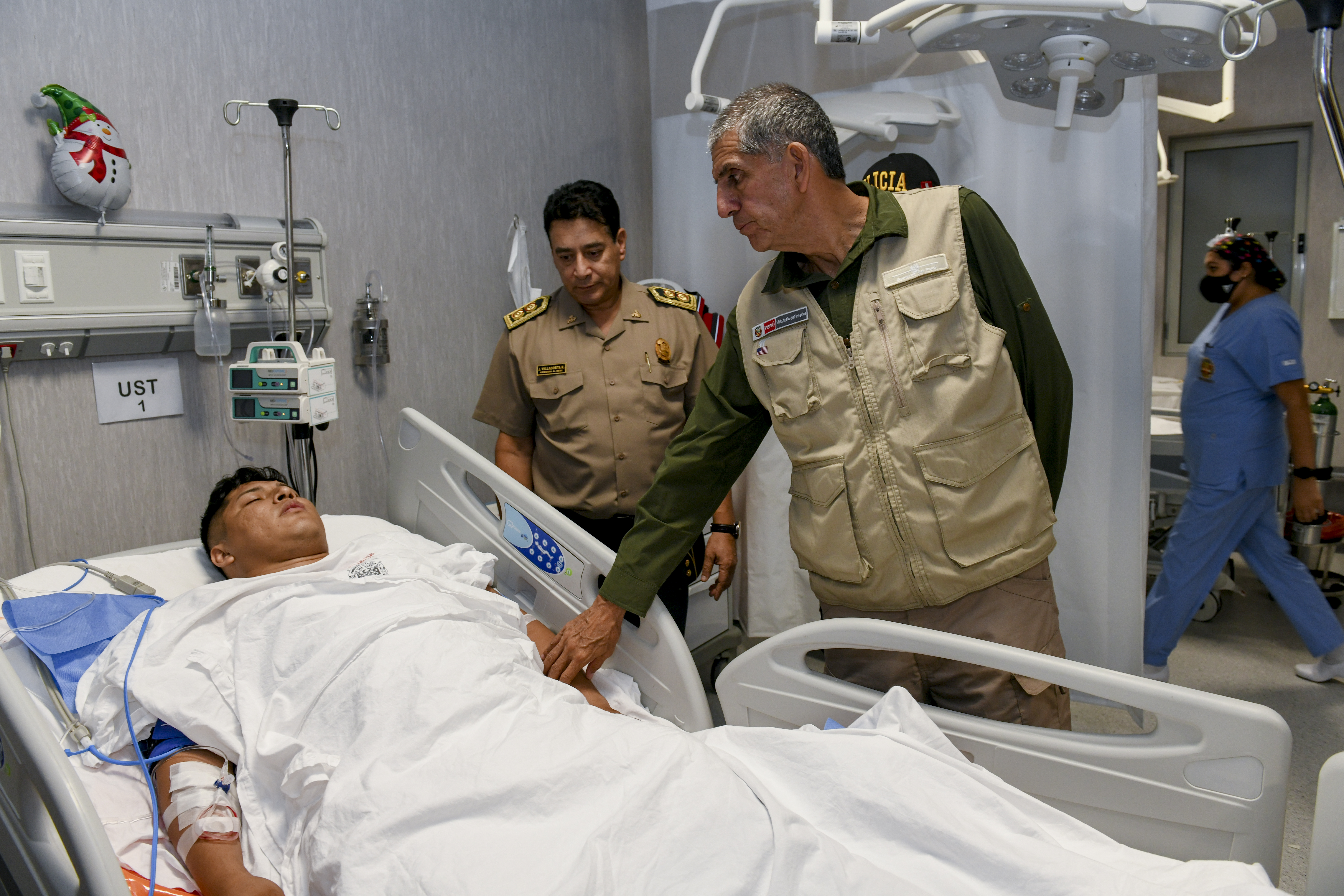 Titular del Mininter expresó el respaldo del Gobierno peruano y de su sector a los dos policías que resultaron heridos en enfrentamiento armado con facción del Tren de Aragua.