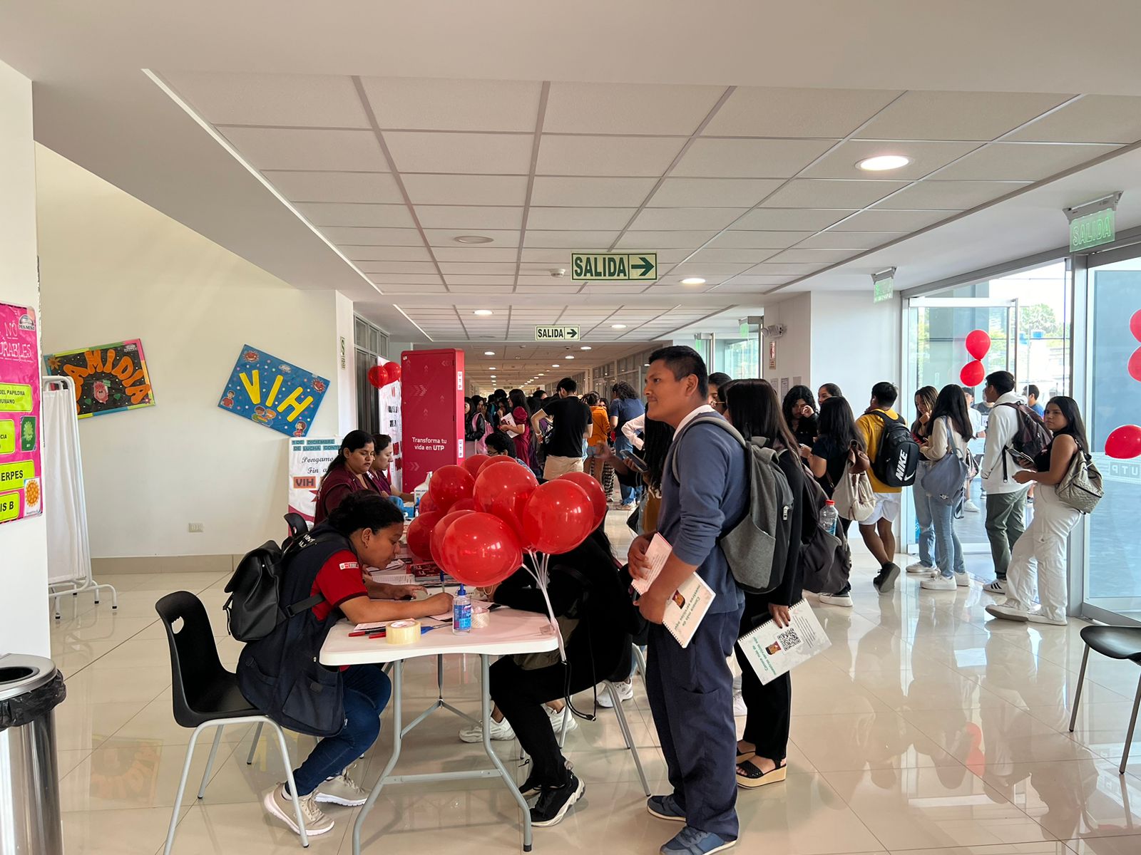 Campaña de tamizaje de enfermedades de transmisión sexual a la Universidad Tecnológica del Perú