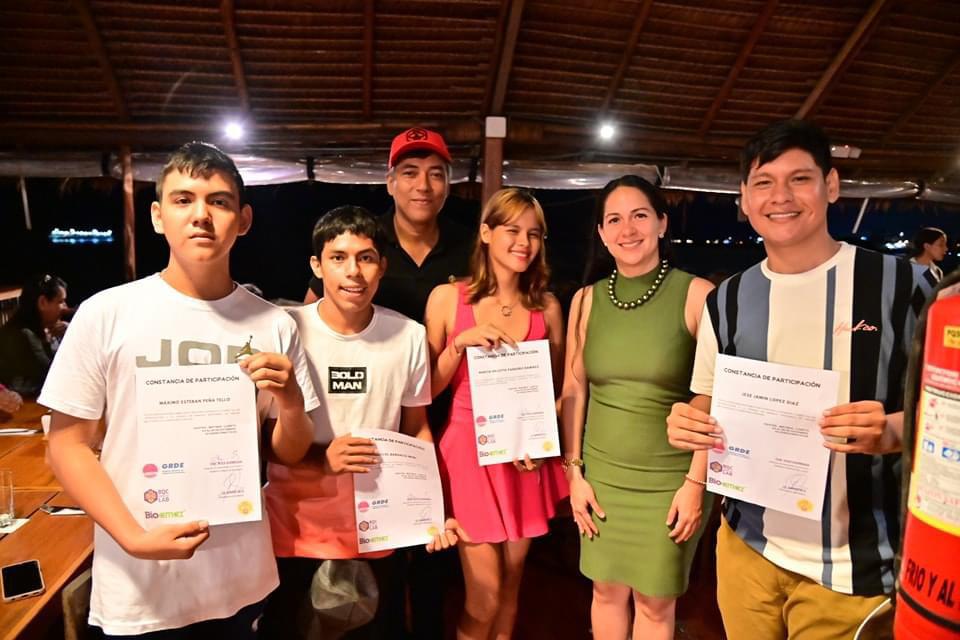Maynas presente en clausura de pasantia sobre crianza y manejo de abejas