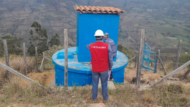 La Contraloría General alerto situaciones que ponen en riesgo la salud pública de 63 pobladores por una mala prestación de servicio de agua potable y alcantarillado que viene siendo ejecutado por la Municipalidad Distrital de San Juan de Lopecancha.