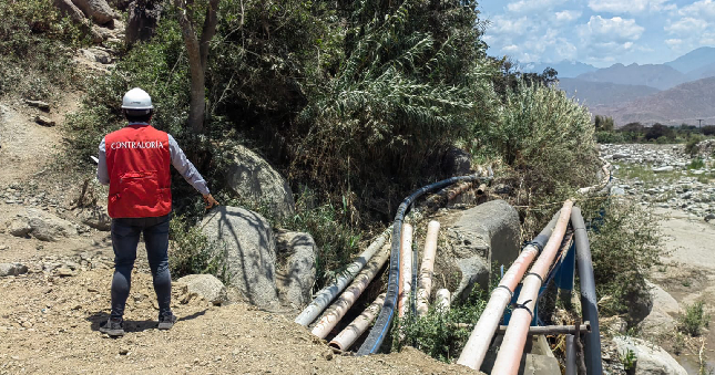La Contraloría General alertó a la Municipalidad Distrital de Moro la existencia de deficiencias en el funcionamiento de la línea de conducción del agua potable que consumen más de 8 mil habitantes del distrito, así como en la infraestructura de tratamiento de aguas residuales, lo que podría afectar la salud de la población. 