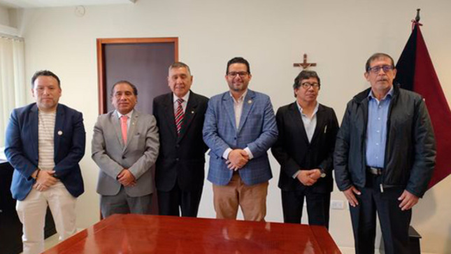 Directores de los archivos regionales de la Macro Región Sur se reúnen en Arequipa