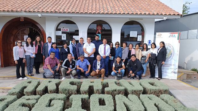 Alumnos de la ENA visitaron el Archivo Regional de Arequipa