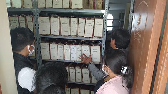 Alumnos de la ENA visitaron el Archivo Regional de Arequipa