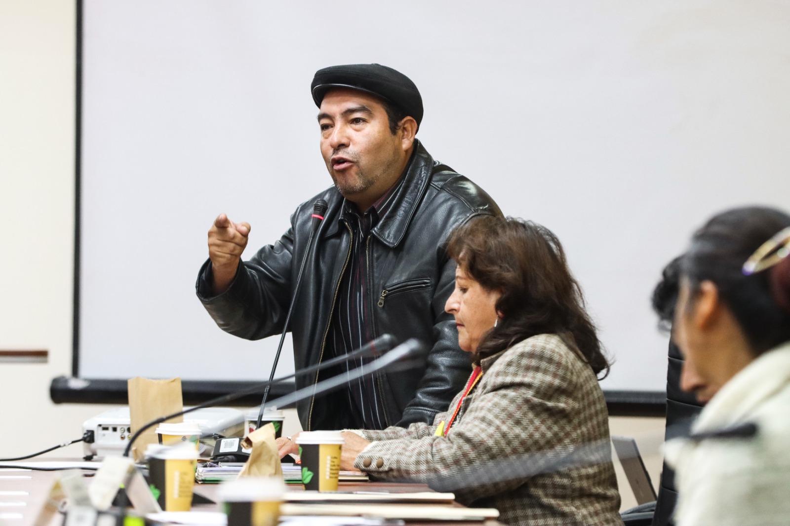 En el Marco de la Décimo Segunda Sesión Ordinaria del Consejo Regional,
Herbe Olave Ugarte, Consejero por Urubamba, fue elegido como presidente del Consejo Regional del Gobierno Regional de Cusco periodo 2024.