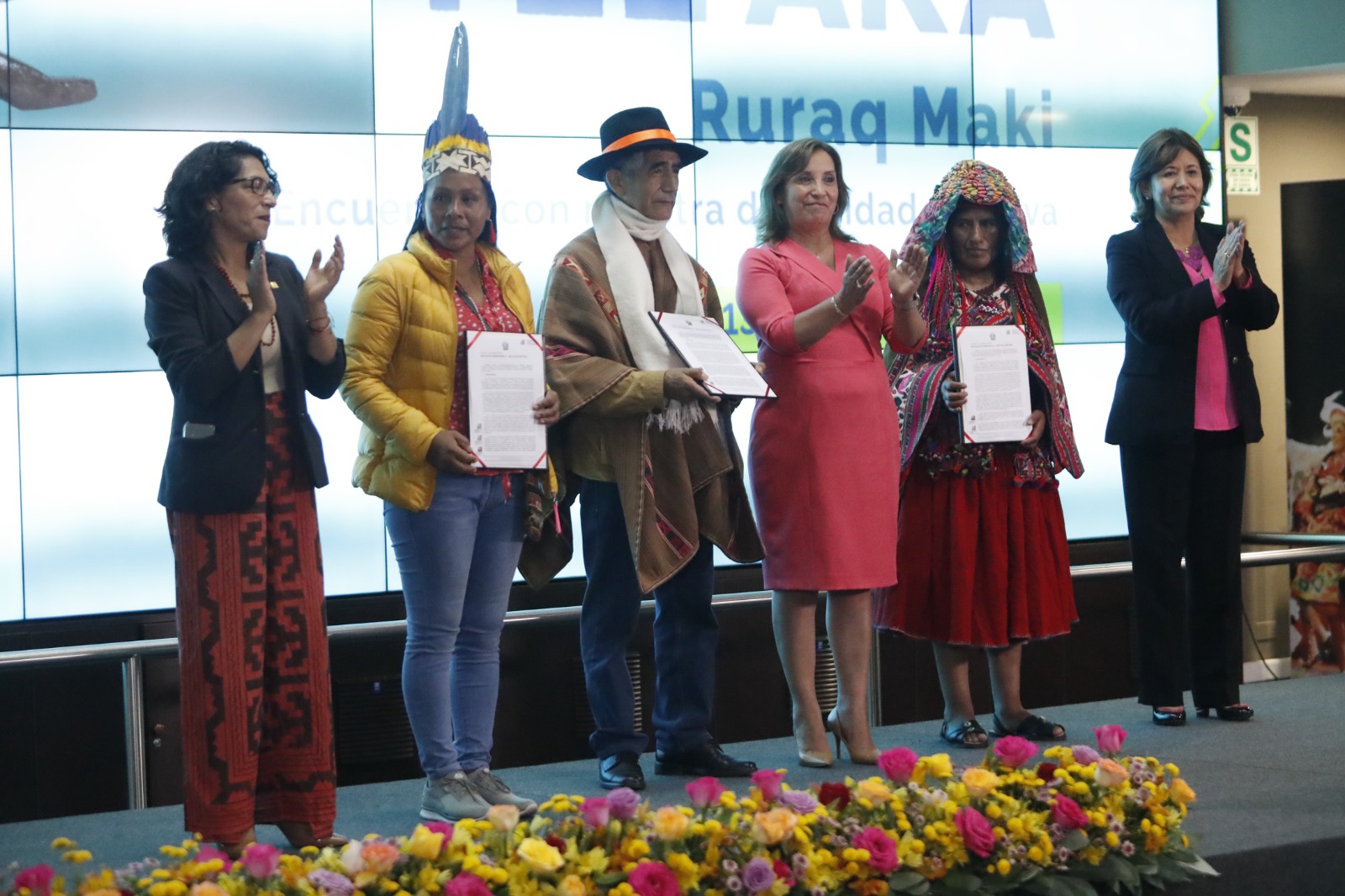 Ministra de Cultura: “Se inicia una nueva etapa en la historia de la exposición venta Mekenma Tee Aka, Ruraq maki”