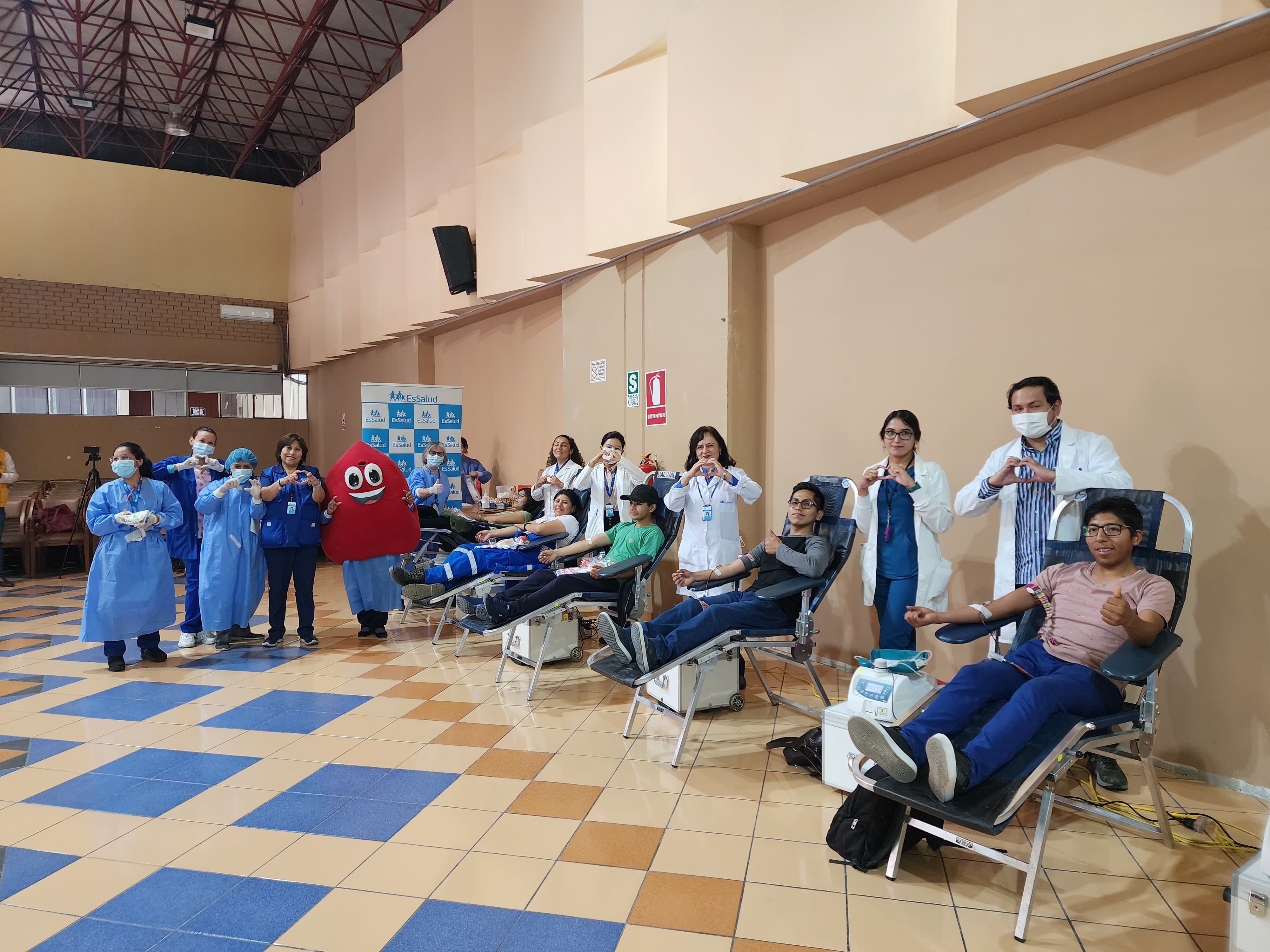 Estudiantes de la UNSA donaron 147 unidades de sangre pacientes de hospitales de EsSalud Arequipa