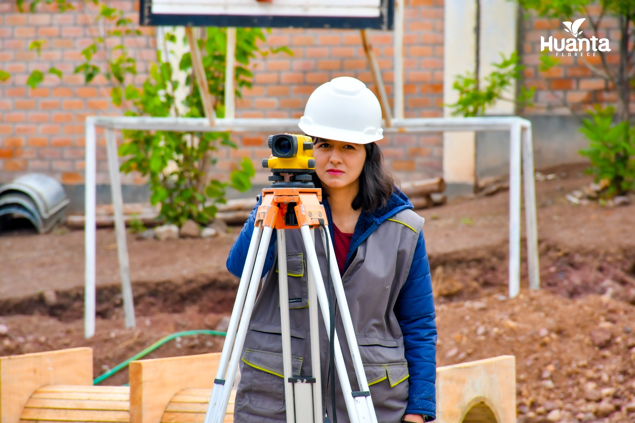 TECHO METÁLICO PARA COLEGIO DE HUANTA