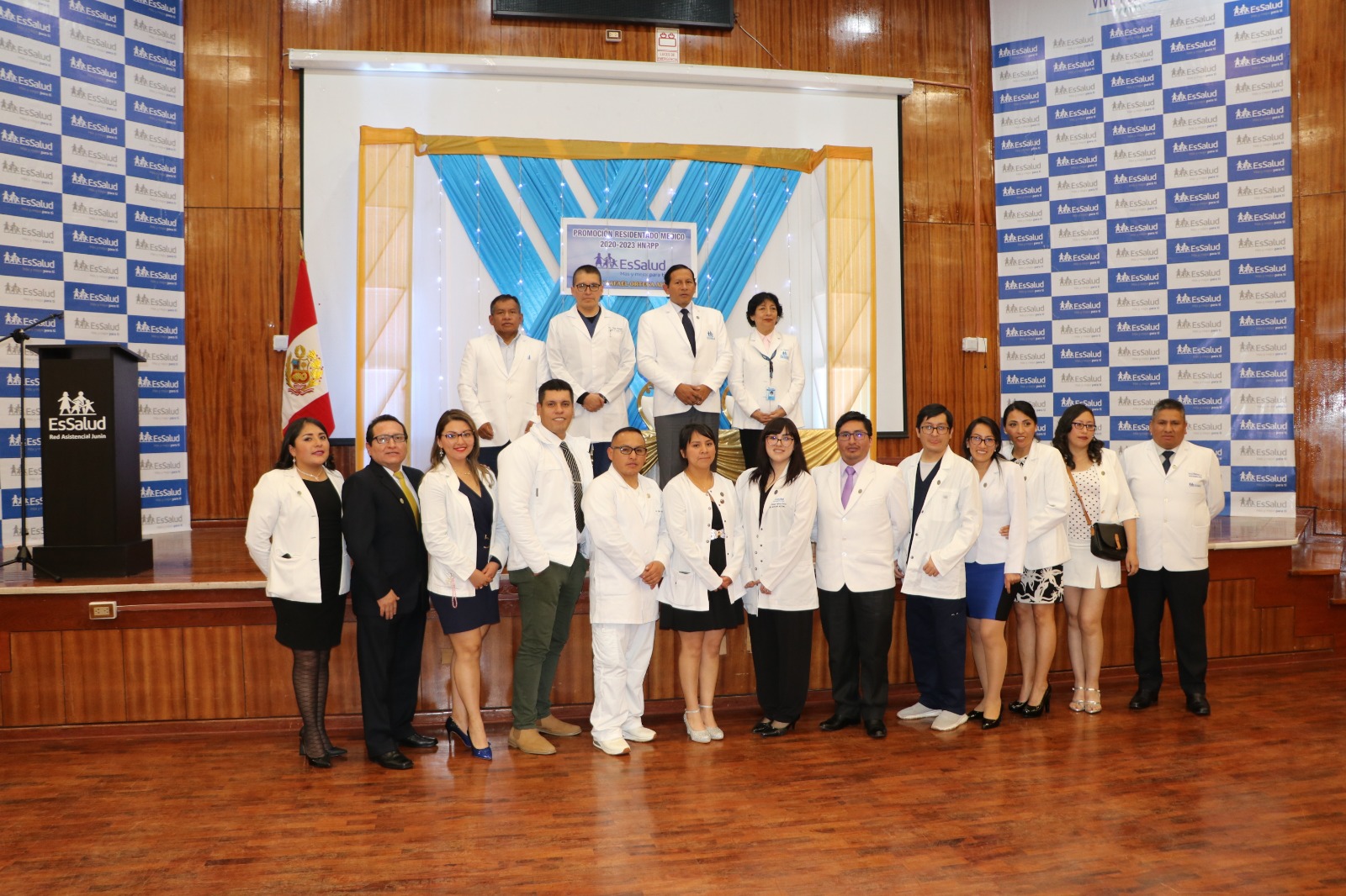 Egresan 18 nuevos médicos especialistas formados en EsSalud Junín