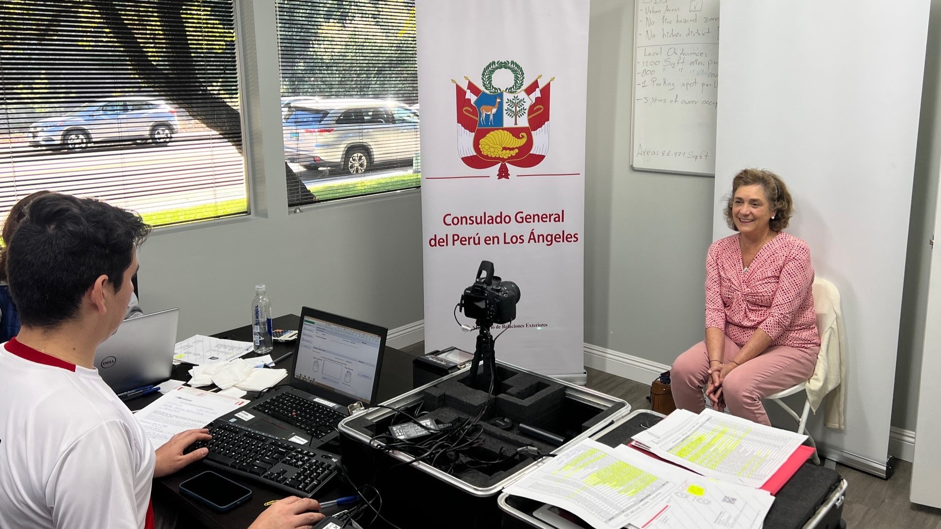 Consulado General del Perú en Los Ángeles acercó sus servicios a más de 2 100 connacionales en 2023