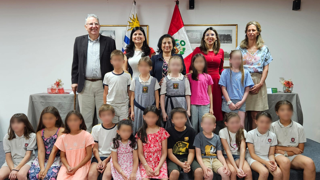 Embajada del Perú en Uruguay organiza el concurso infantil “Pintando la Navidad Peruana 2023”