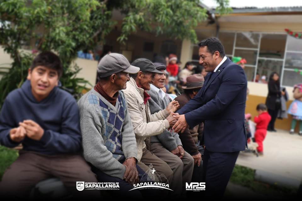 Chocolatada y Entrega de Regalos en el Centro de Salud de Sapallanga