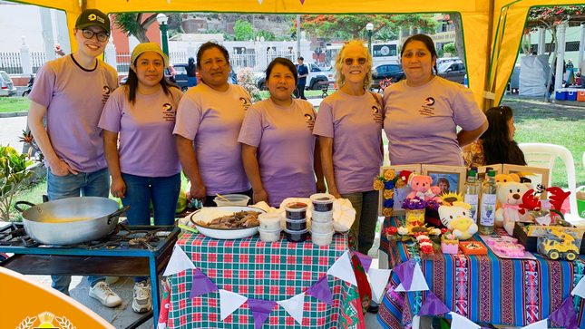 La Municipalidad Distrital de Lunahuaná, y el Cuerpo de Paz realizaron el sábado 09 de diciembre la primera “Feria de Mujeres Emprendedoras”, donde se contó con la venta producto de la zona, dulce y artesanía. 
El representante del Cuerpo de Paz dio a conocer que se continuara con las capacitaciones que viene hoy en la actualidad ayudando a emprender a diversas ciudadanas de la jurisdicción. 

#EnGestionChavelonEsLaSolucion